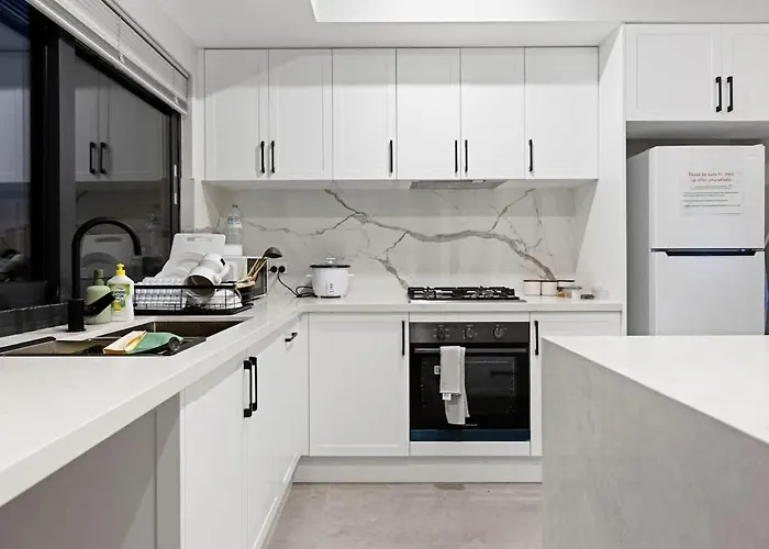 Professional Single 2 Walk To Curtin Uni * Naperville