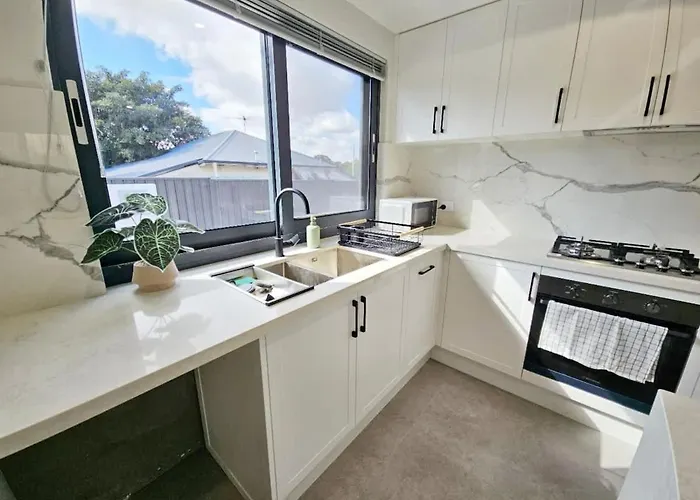 Professional Single 2 Walk To Curtin Uni * Naperville
